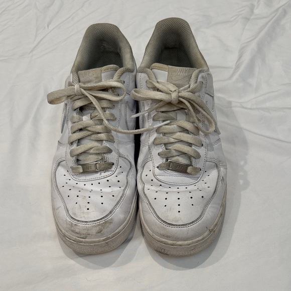 Nike Air ForcesMen's White Leather Casual Sneakers